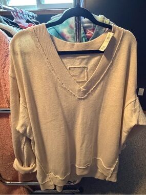 aerie Cream V-Neck Relaxed Knit Sweater - New with tags